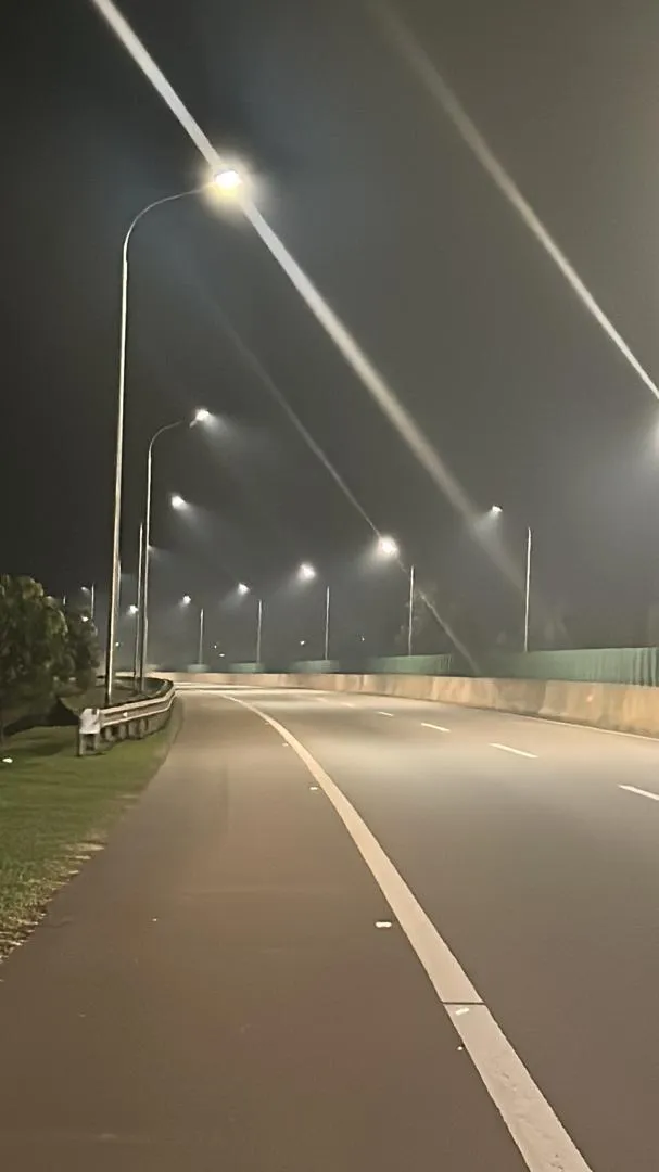 Streetlight Installation & Commissioning – Kampala-Entebbe Expressway project image 18